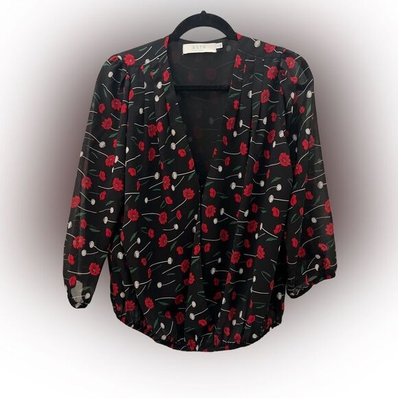 ASTR Surplice Floral Wrap Top 3/4 Sleeve Elastic Waist Romantic Blouse Medium - Picture 1 of 6